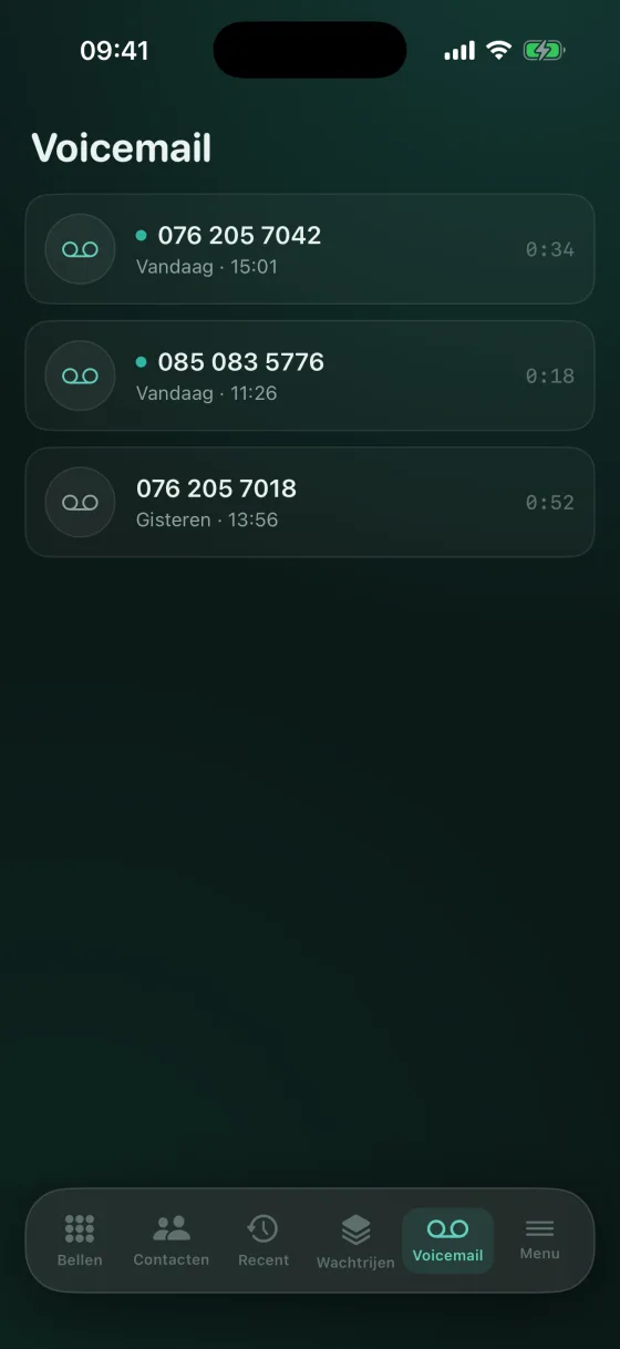 Voicemailberichten in de app, met per bericht het nummer, het tijdstip en de lengte.